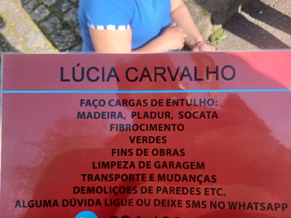 Faço cargas de entulho 
Pequenas e