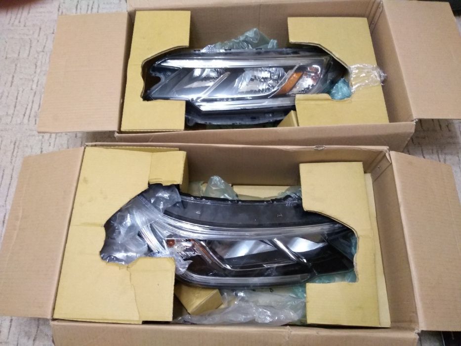 Фара фонарь Honda CR-V 15 16 17 18 20 USA