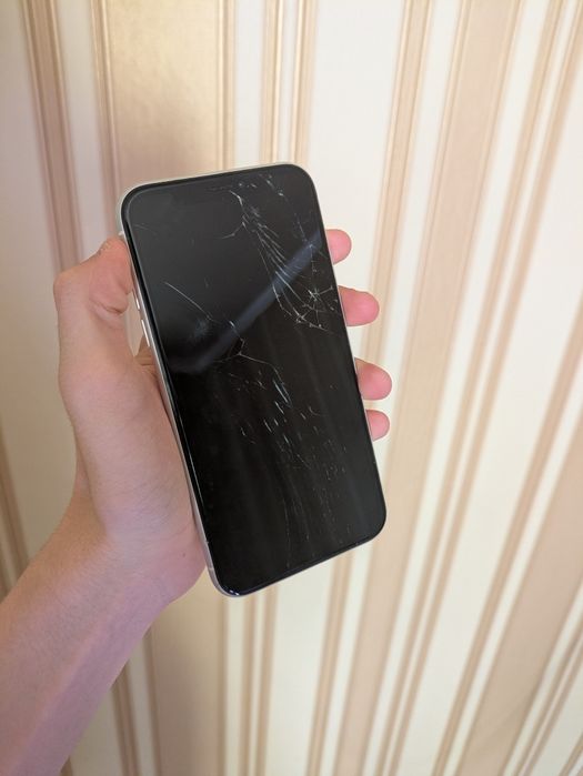 iPhone xr (128gb)