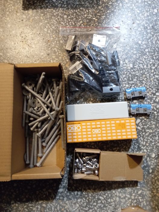 Stelaż do paneli fotowoltaicznych na dach płask bez inwazyjne i