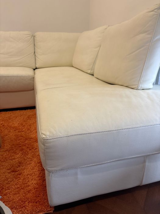 Sofá de pele branco