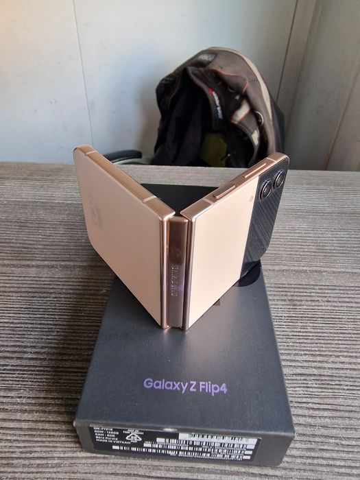 Samsung Galaxy Z FLIP 4 Pink Gold