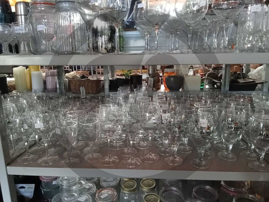 Copos / taças e jarras em vidro