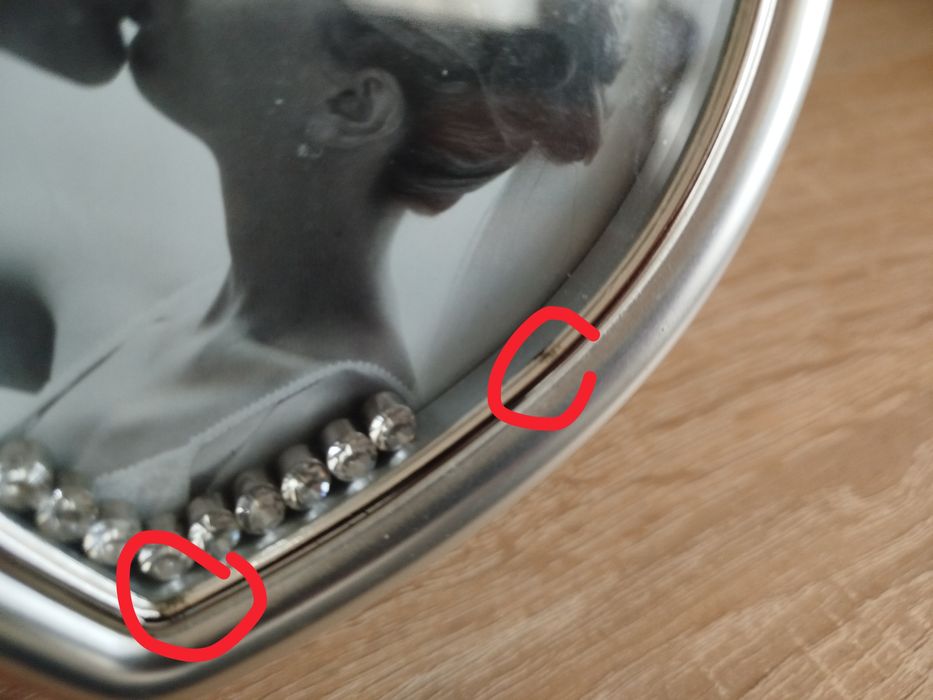 Безкоштовно віддам рамку/підставку для фото