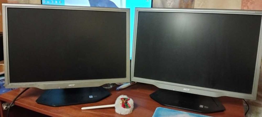 Офісні монітори 22" – 2× Acer + 2× HP, робочі