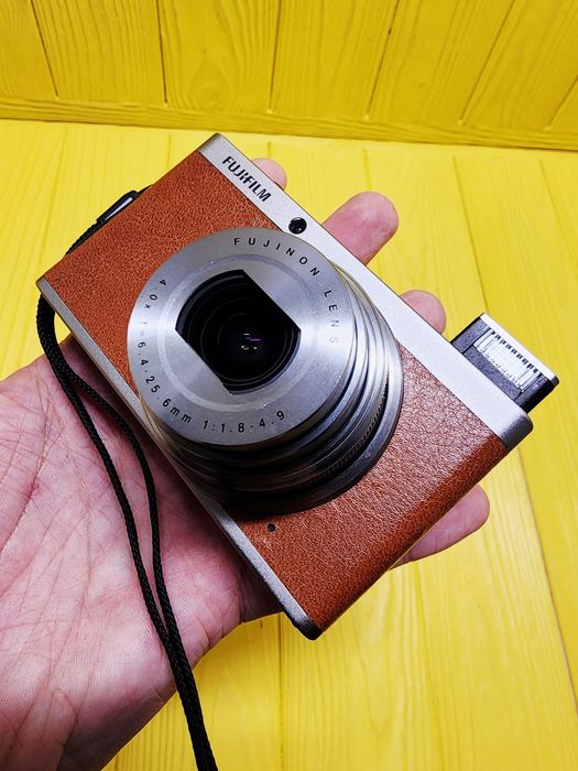 超美品 FUJIFILM XF1 レッド  M333 超美品 FUJIFILM XF1 レッド M333 【公式通販】