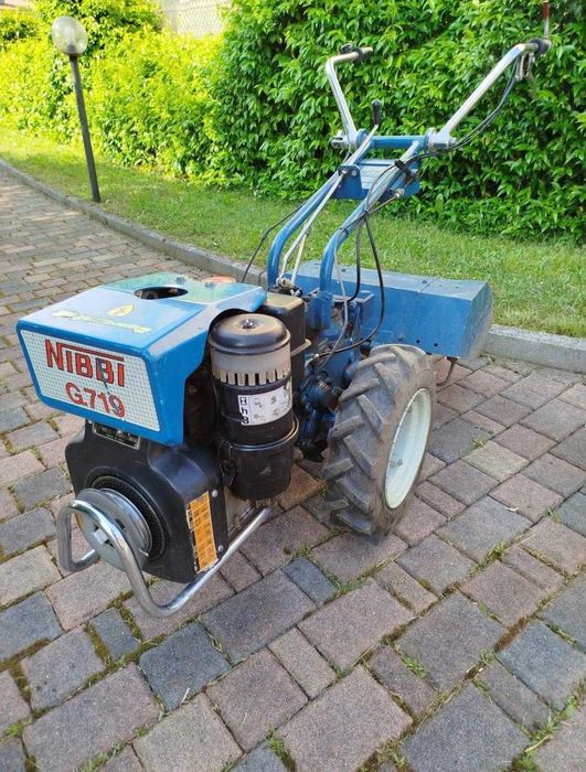 Motocultivador  em ótimo  estado