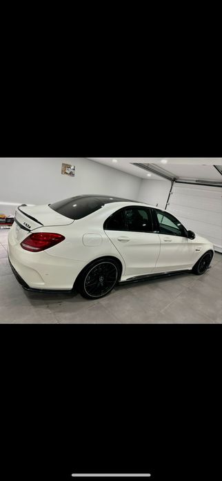 Mercedes C63 Amg