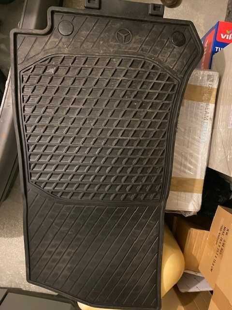 Conjunto de Tapetes Borracha Frontais Original Mercedes GLC