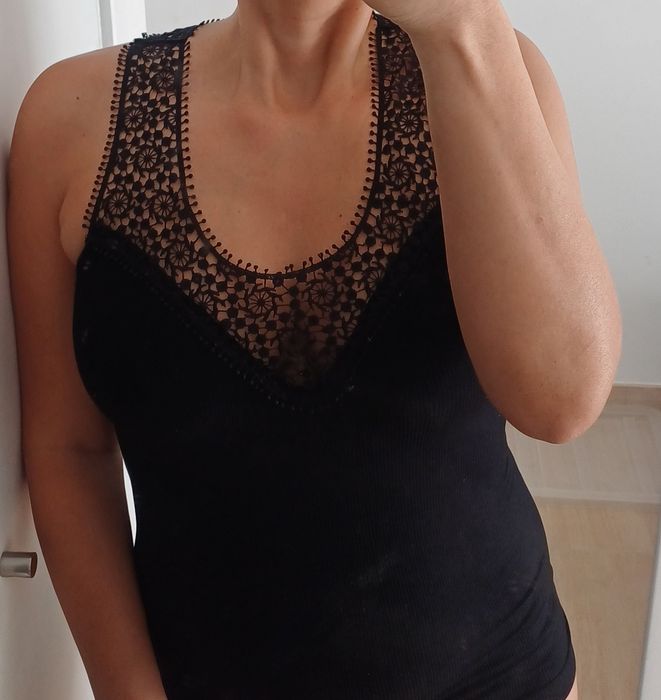 Top preto rendado - M