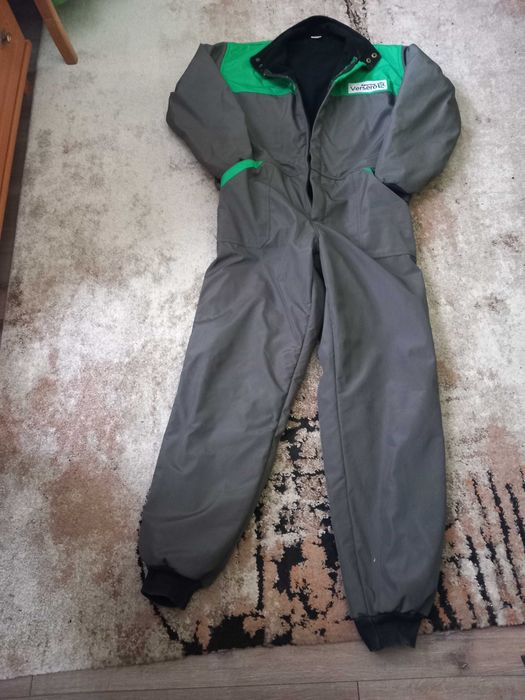 Комбінізон зимовий,колірхакі із зеленими вставками.