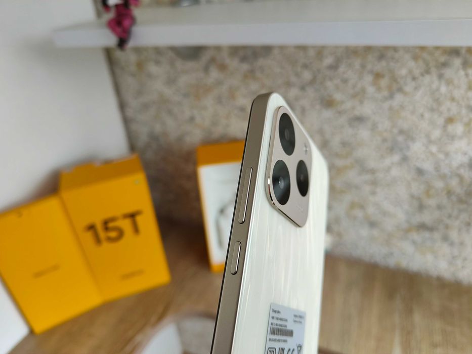 Realme 15T 5G 8/128ГБ, 6.57" AMOLED, 7000мАг, 50мп  NFC, стерео Новий