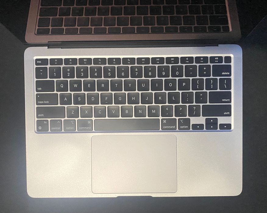 Ноутбук Apple MacBook Air 13” M1 (8GB / 256GB, Space Gray)