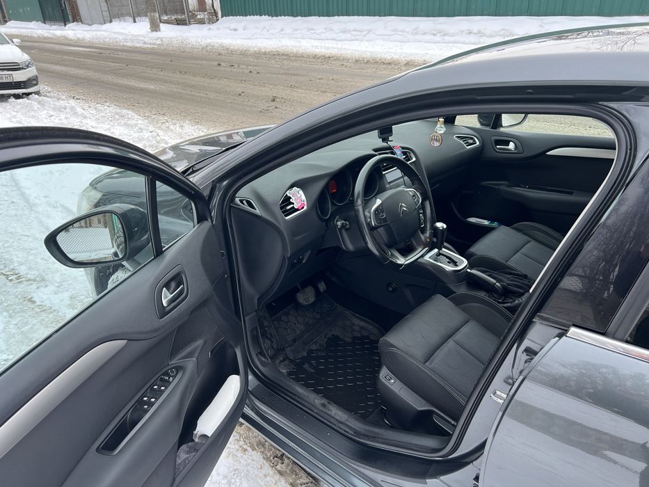 Продам власний автомобіль в чудовому доглянутому стані