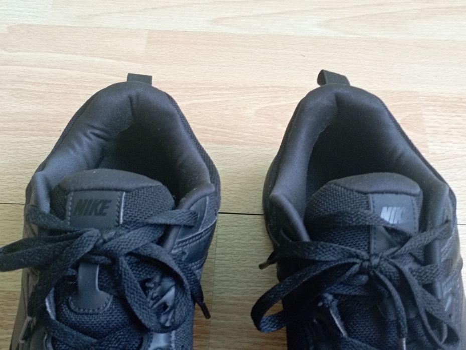 Оригінальні кросівки Nike Defy All Day 43 р.