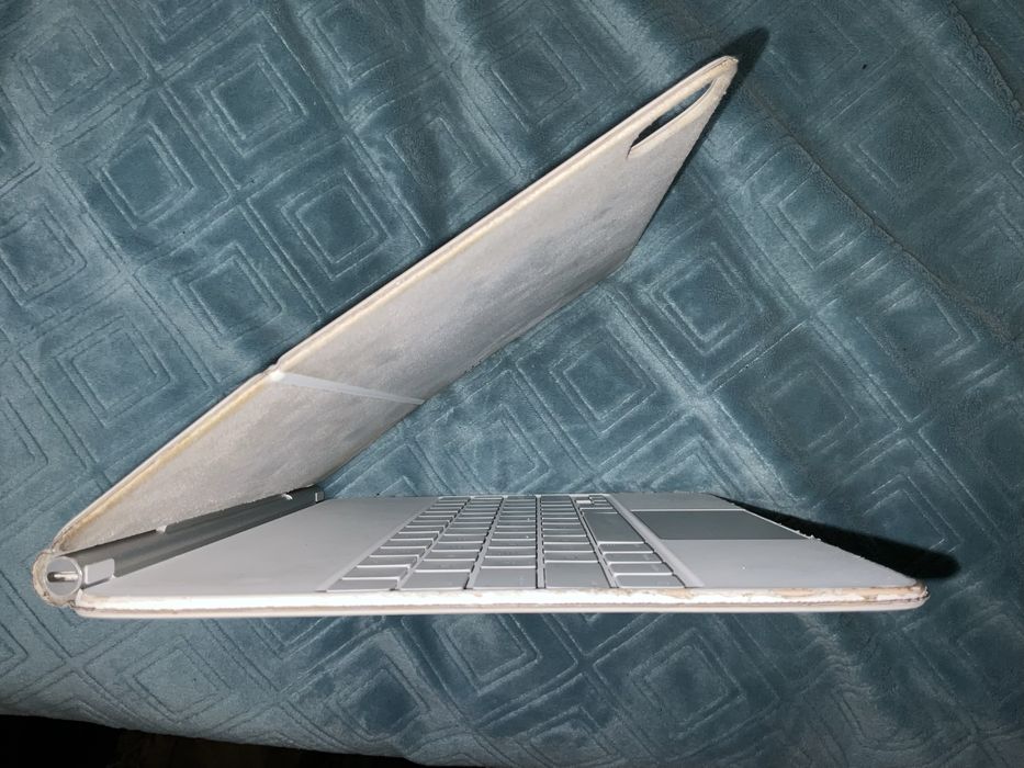 Apple Magic Keyboard для iPad Pro 12.9