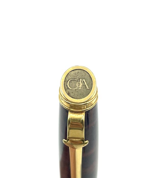 Caneta esferografica caran d’Ache LeMan marron, banhada a ouro suiça