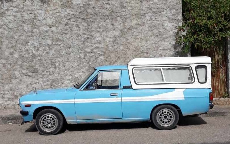 Hardtop datsun pickup