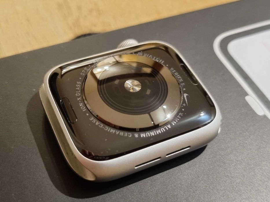Apple Watch 5 LTE Cellular Nike jak nowy, kondycja 100%