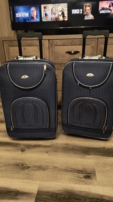 Sprzedam walizki średnie, materiałowe