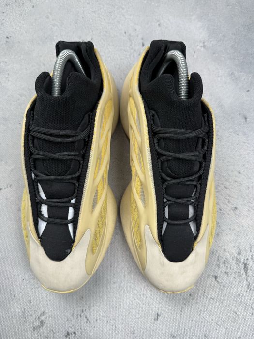Buty Adidas Yeezy 700 V3 Safflower Glow In The Dark Sneakers Hype