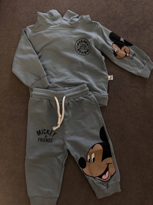 Детский новый спортивный костюм