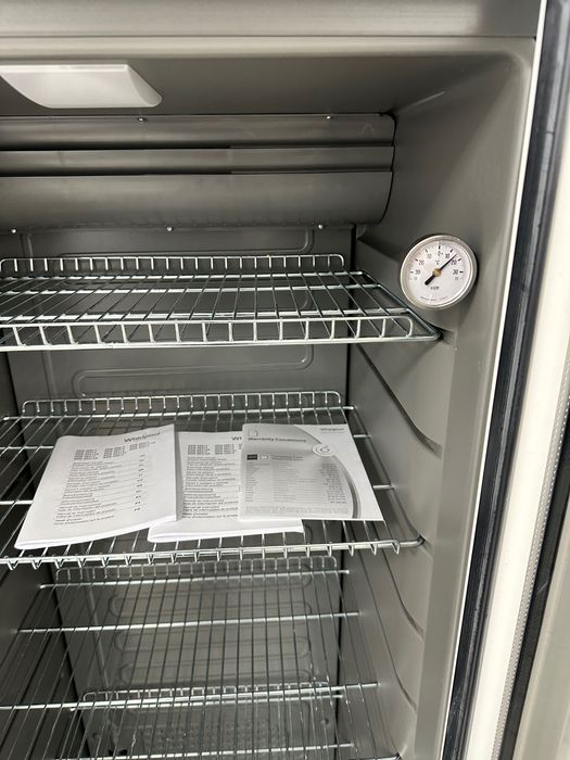 Lodówka / witryna chłodnicza WHIRLPOOL