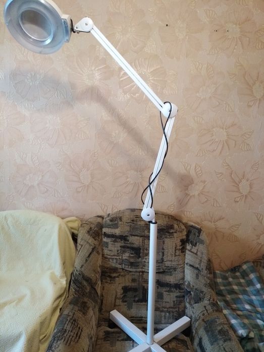 Лампа -лупа LED для косметологии