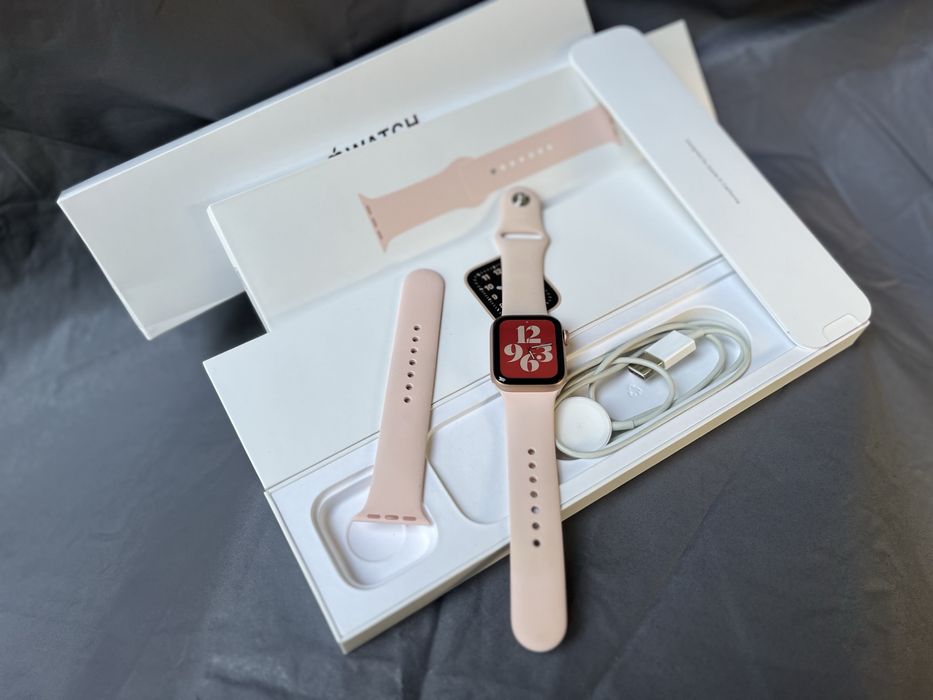 Apple Watch se 40mm gold золоті