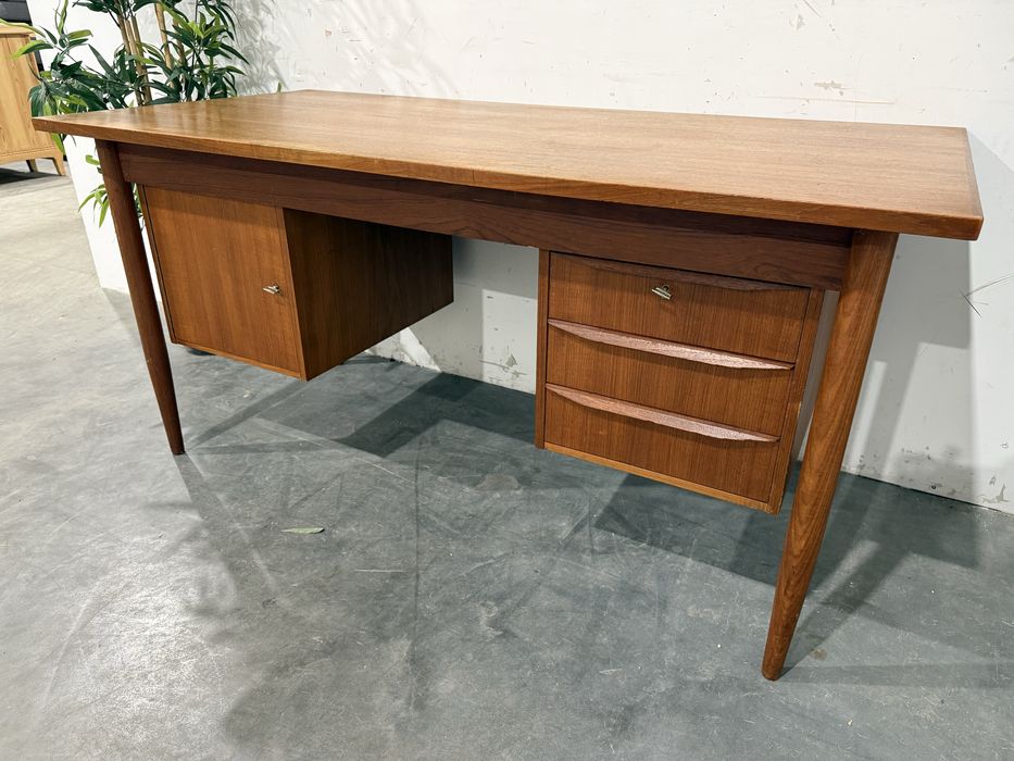 Piękne tekowe biurko skandynawia super stan dowóz wysyłka