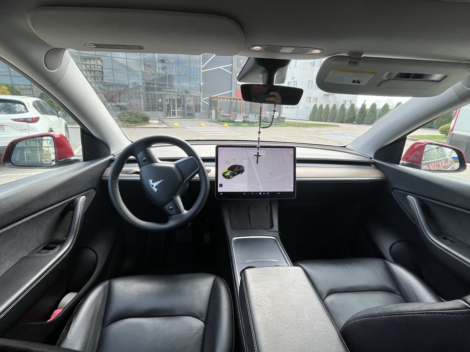 Tesla Model Y Long Range Dual Motor All-Wheel Drive 2021 Red