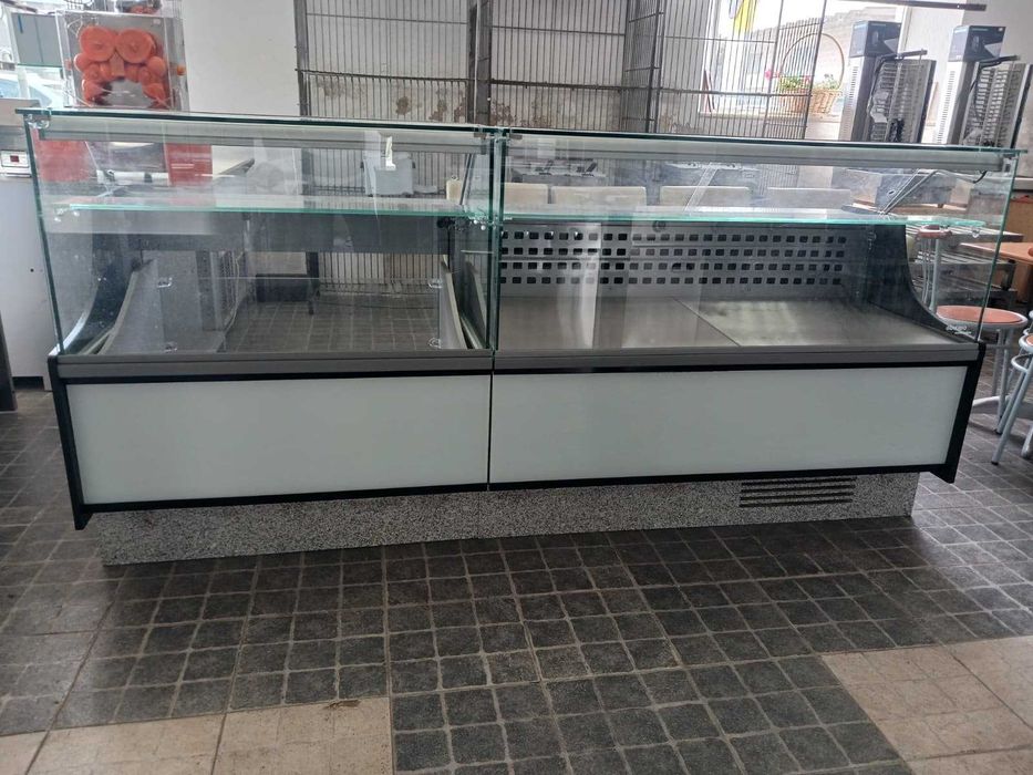 ACM1697 - Conjunto de Vitrines Refrigerada e Neutra - Usada