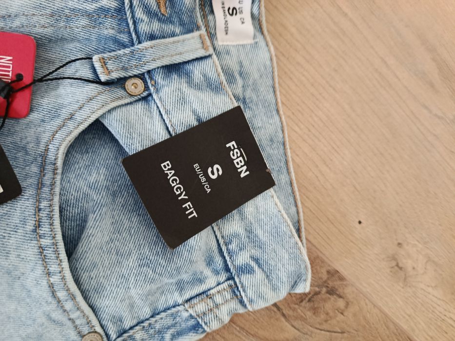 Nowe spodenki jeansowe męskie S