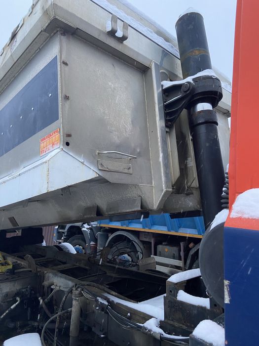 DAF CF 85 чотирьохосний