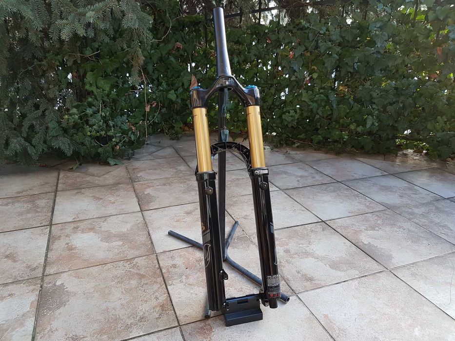 amortyzator 29" FOX Factory 38 Float, Kashima, skok 160, Boost, 44mm