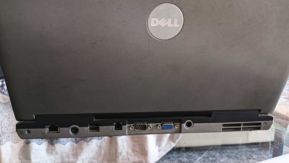 Portátil Dell Latitude D830