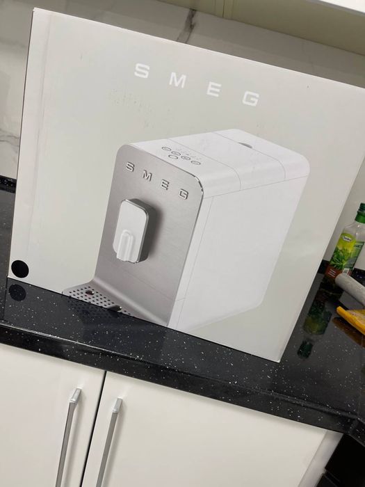 Smeg Кавоварка.