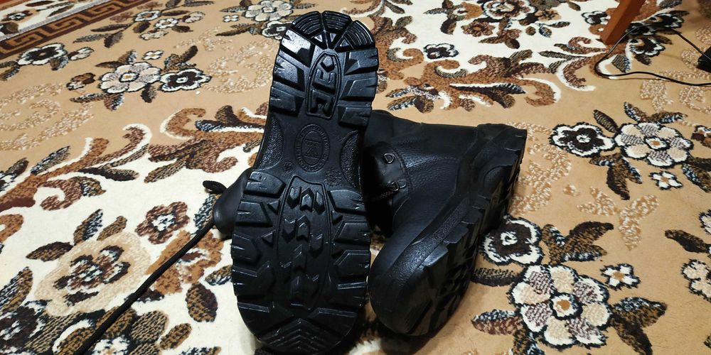 Ботинки кожанные высокие с защитной вставкой