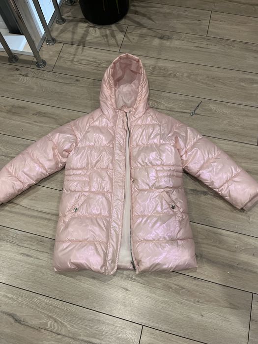 Курточка  жемчужная на весну 140 см