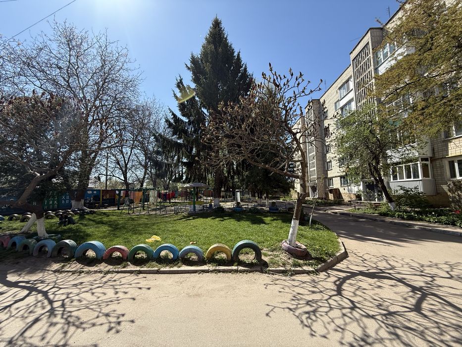 Продаж 1 кк квартири у м.Хмільник  Власне  автономне опалення Пропозиція від власника. Квартира не кутова,  вмонтована кухня, кондиціонер, кладова