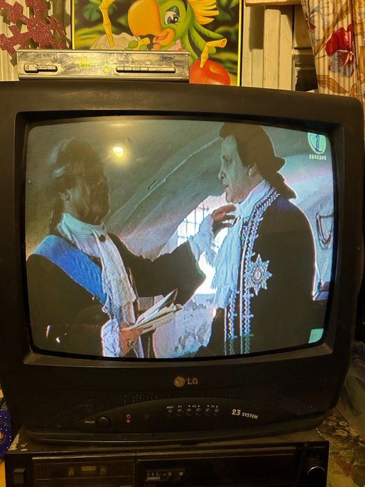 Продаться 3 телевізори