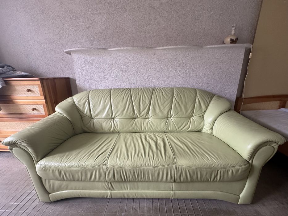 Trzyosobowa sofa ze skóry