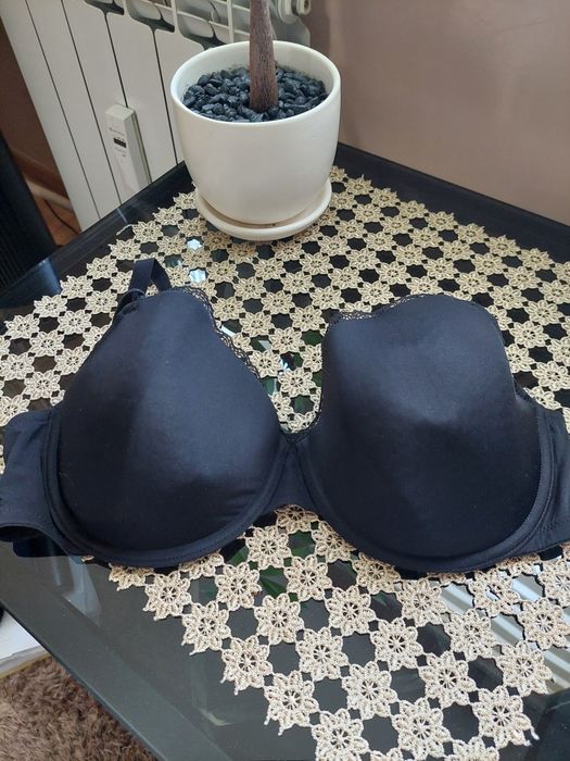 Biustonosz damski marki H&M rozmiar euro 85D
