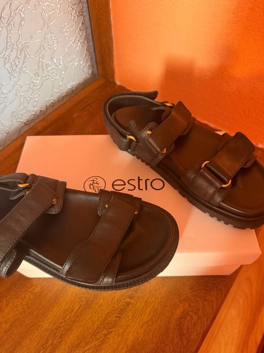 Сандалі шкіряні чорні Estro