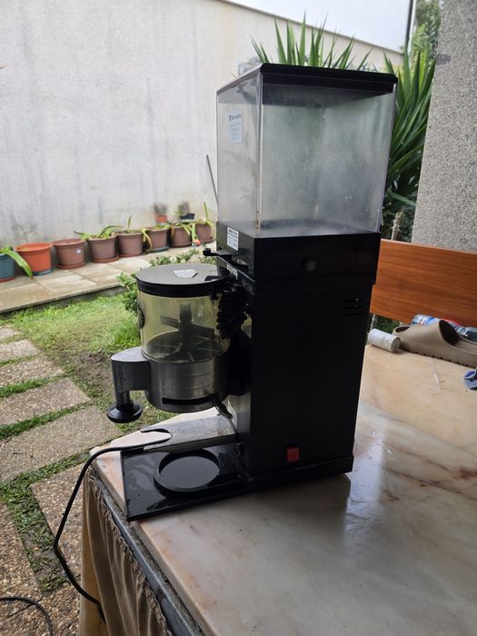 Moinho de cafe em grão