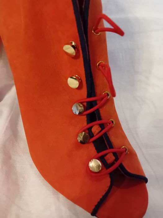 Szpilki botki czółenka Carinii rozmiar 40