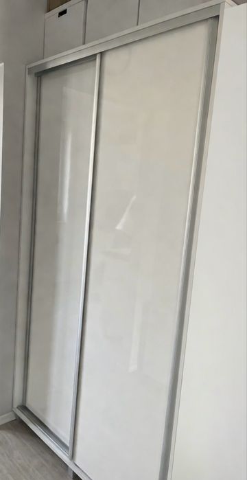 Szafa z drzwiami przesuwnymi