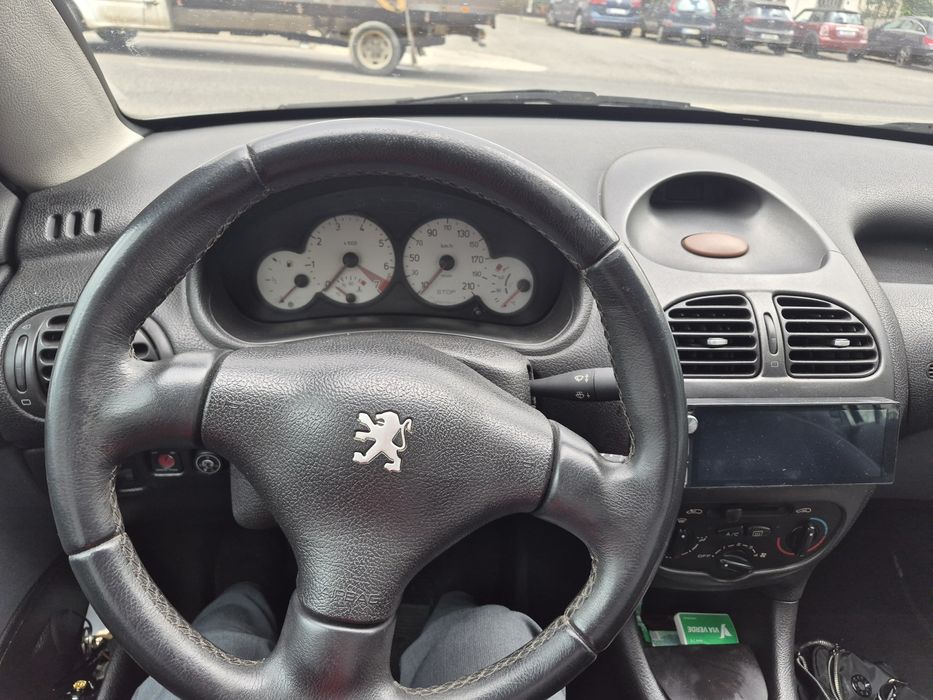 Peugeot 206 CC 1.6 GPL – Económico e Full