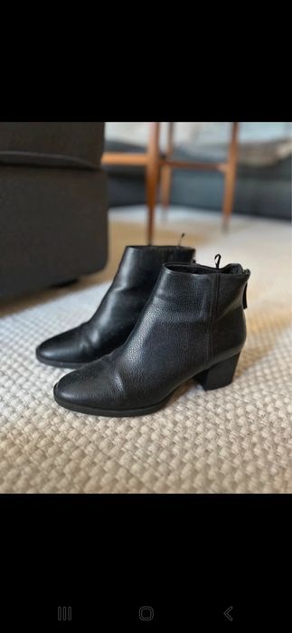 Czarne botki na obcasie 38