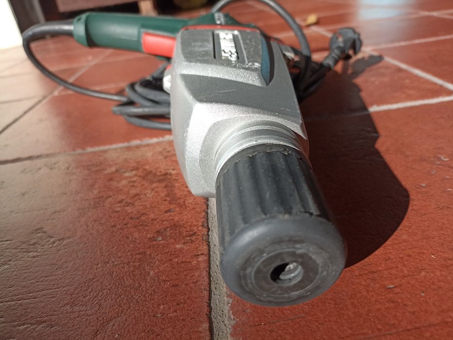 Máquina de furar/ Martelo de demolição METABO